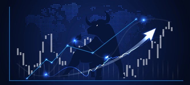 Stock market graph Bull run or bullish market trend in crypto currency or stocks. Trade exchange background, up arrow graph for increase in rates. Cryptocurrency price chart & blockchain technology. — Photo